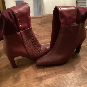Women’s leather burgundy dress boots size 9.5m